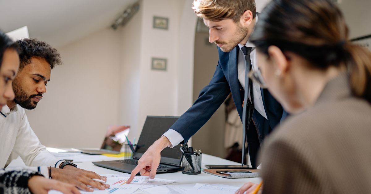 Claude vs ChatGPT for SMEs: Which actually saves time?